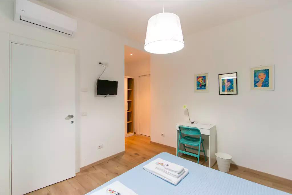 Via Colombo Holiday Rooms La Spezia Chambre photo