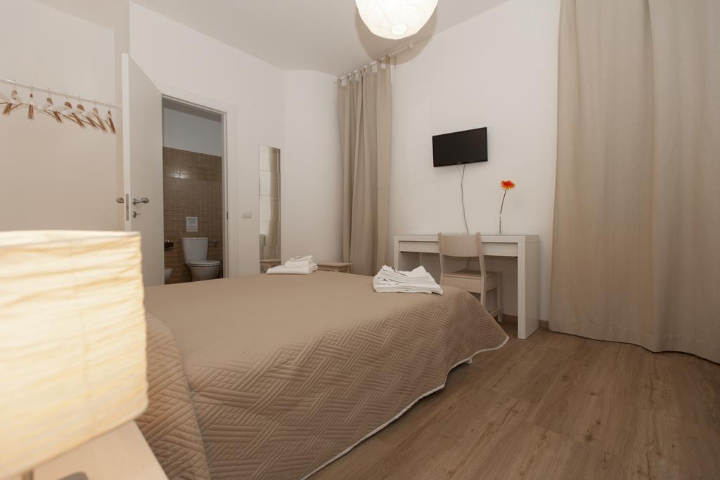 Via Colombo Holiday Rooms La Spezia Chambre photo